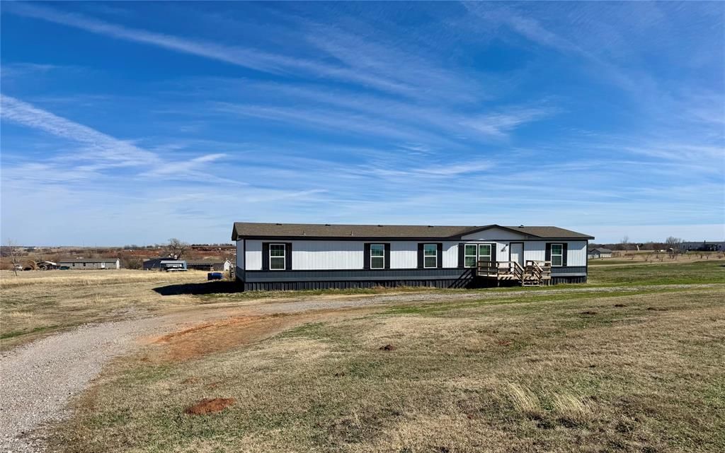 Image 1 of property listing at 2677 County Street 2856, Chickasha, OK 73018