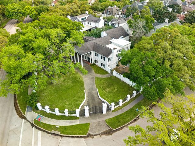 1811 Kirby Drive, Houston, TX 77019