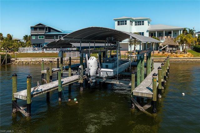 3807 San Carlos DR, St. James City, FL 33956