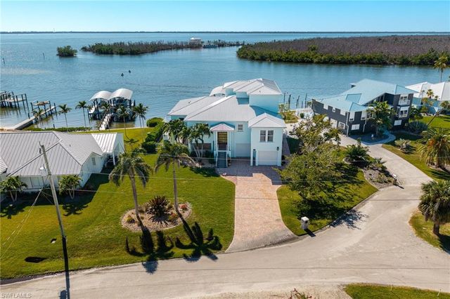 3807 San Carlos DR, St. James City, FL 33956