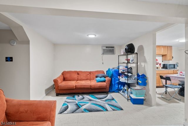 335 Court St, Elizabeth City, NJ 07206