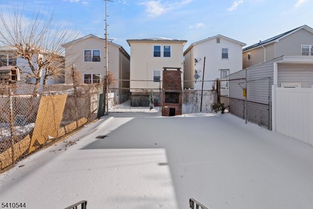 335 Court St, Elizabeth City, NJ 07206