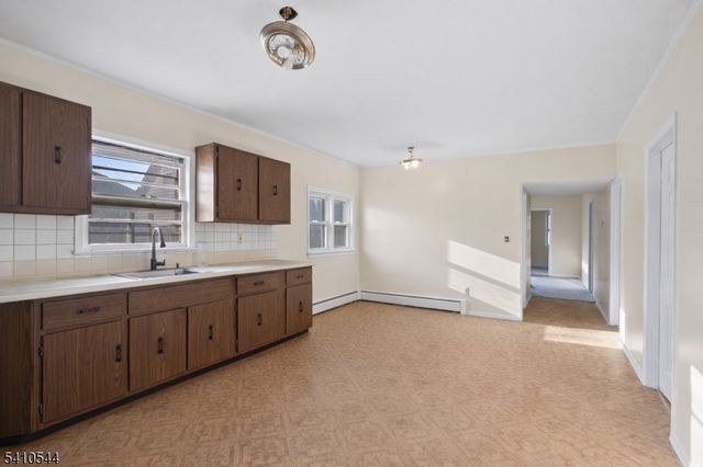 335 Court St, Elizabeth City, NJ 07206