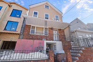 335 Court St, Elizabeth City, NJ 07206