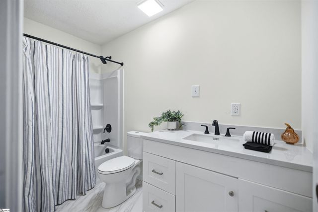 220 Owens Circle, Anderson, SC 29625