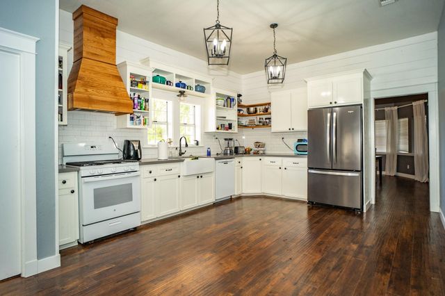 1302 Southfork Lane, Rosharon, TX 77583