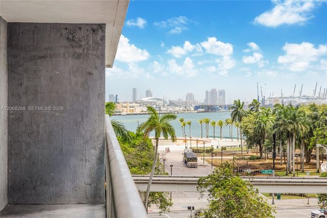 50 Biscayne Boulevard 514, Miami, FL 33132