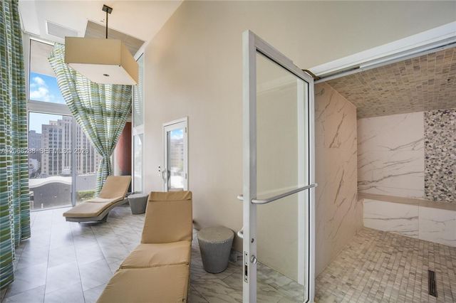50 Biscayne Boulevard 514, Miami, FL 33132