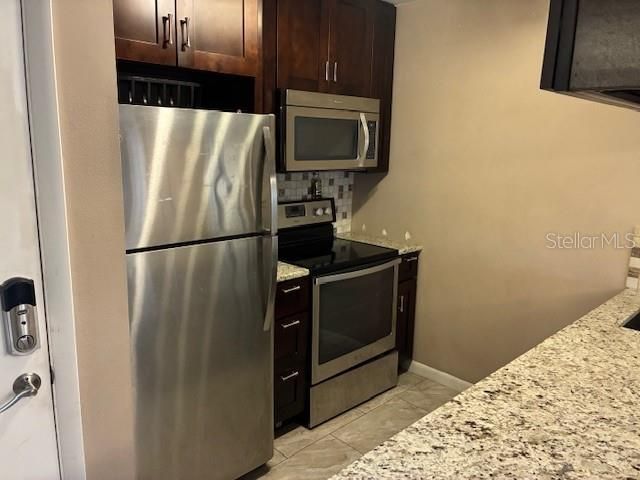 3806 N OAK DRIVE V21, Tampa, FL 33611