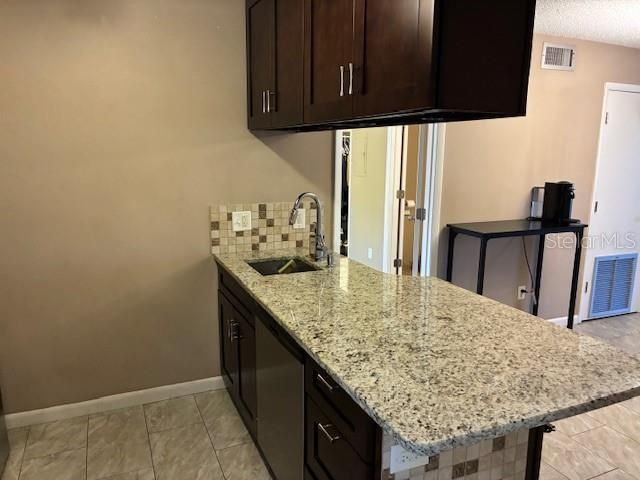 3806 N OAK DRIVE V21, Tampa, FL 33611