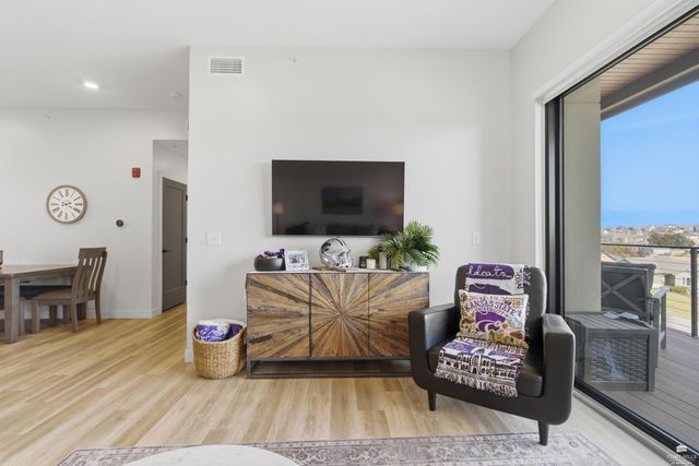 3022 Fieldhouse Cir Apt 208, Manhattan, KS 66503