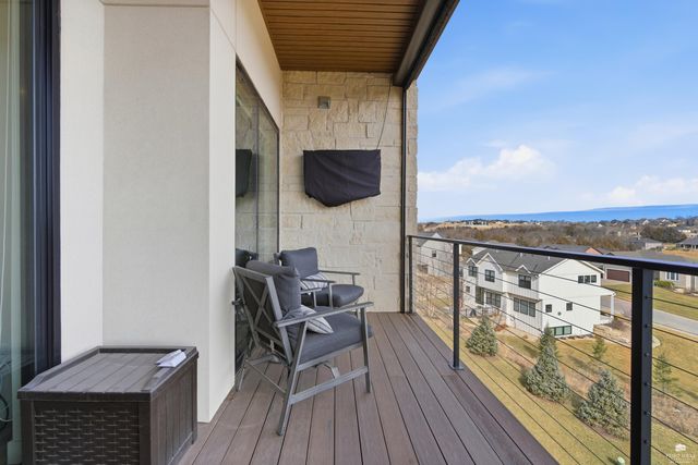 3022 Fieldhouse Cir Apt 208, Manhattan, KS 66503