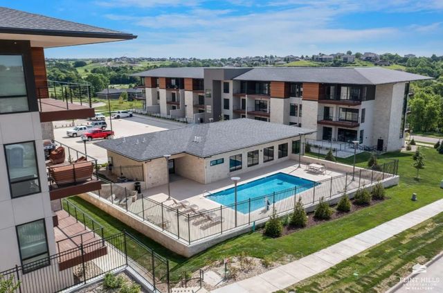 3022 Fieldhouse Cir Apt 208, Manhattan, KS 66503