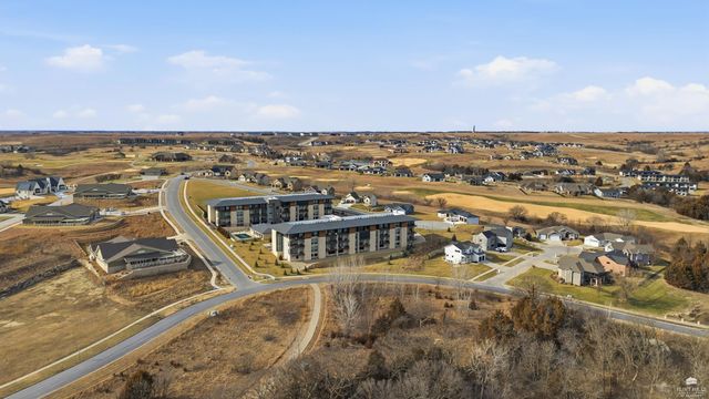 3022 Fieldhouse Cir Apt 208, Manhattan, KS 66503