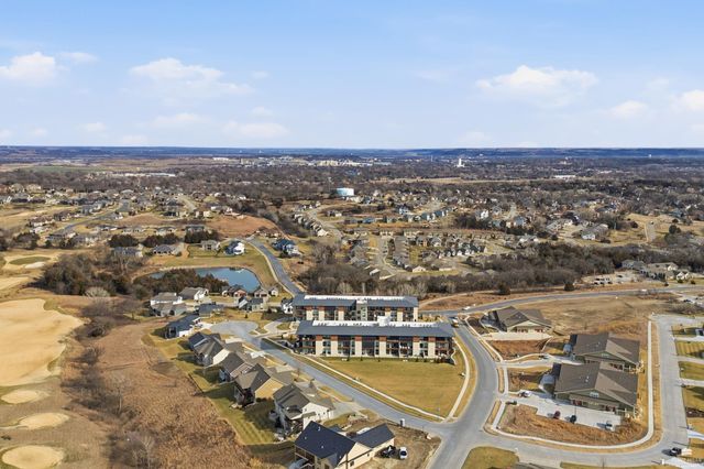3022 Fieldhouse Cir Apt 208, Manhattan, KS 66503