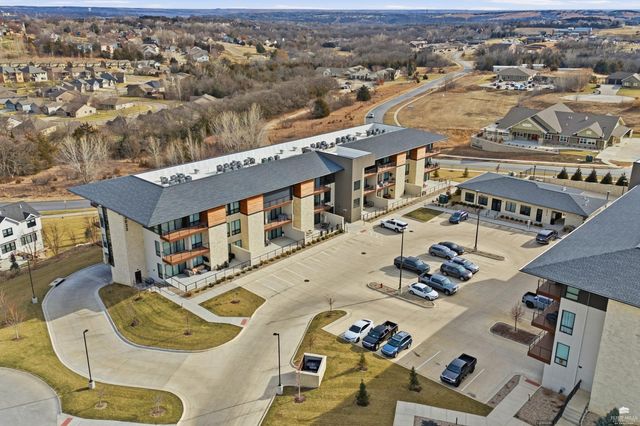 3022 Fieldhouse Cir Apt 208, Manhattan, KS 66503