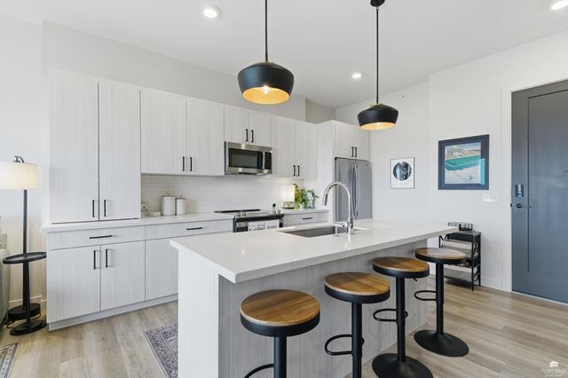 3022 Fieldhouse Cir Apt 208, Manhattan, KS 66503