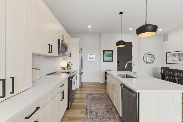 3022 Fieldhouse Cir Apt 208, Manhattan, KS 66503