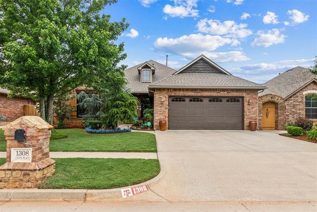 1308 Anns Place, Moore, OK 73160