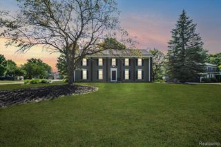 5015 Langlewood Drive, West Bloomfield, MI 48322