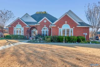 2901 Whiteford Drive SW, Decatur, AL 35603