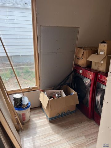 238 S 6TH ST, Hot Springs, SD 57747