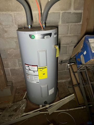 238 S 6TH ST, Hot Springs, SD 57747