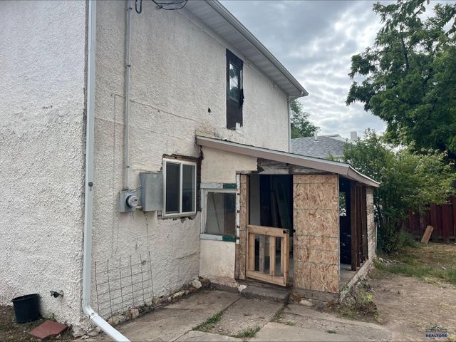 238 S 6TH ST, Hot Springs, SD 57747