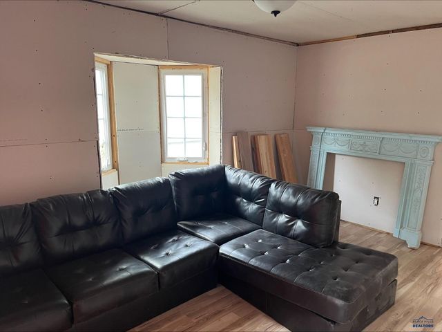 238 S 6TH ST, Hot Springs, SD 57747