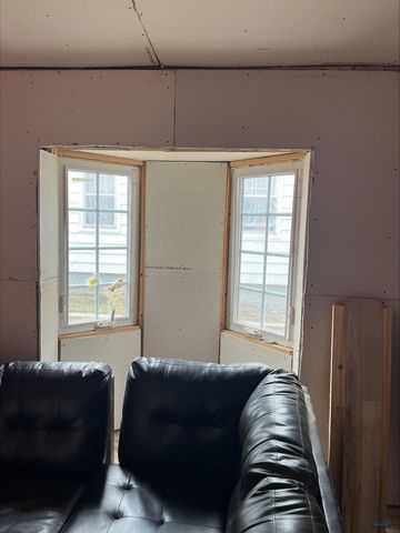 238 S 6TH ST, Hot Springs, SD 57747