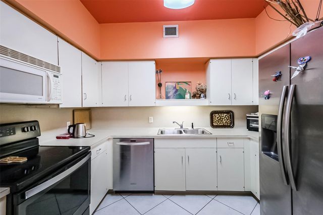 14 Greenway Plaza 21P, Houston, TX 77046