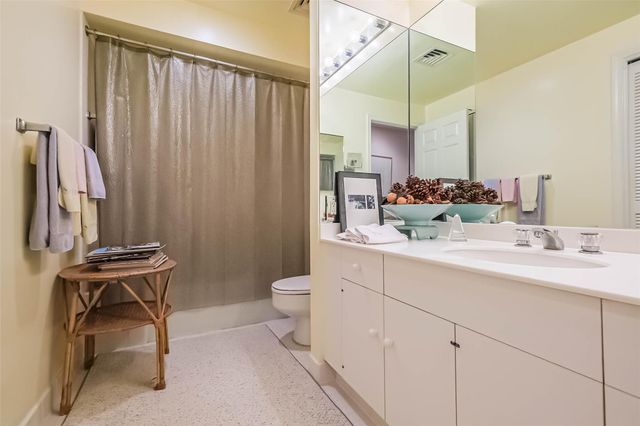 14 Greenway Plaza 21P, Houston, TX 77046