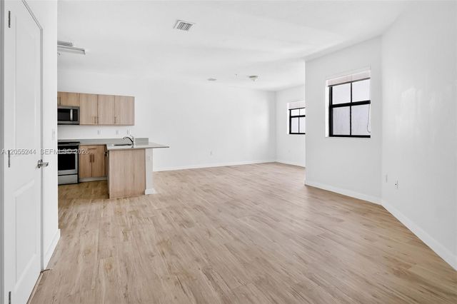 15650 SW 136th Street 212, Miami, FL 33196
