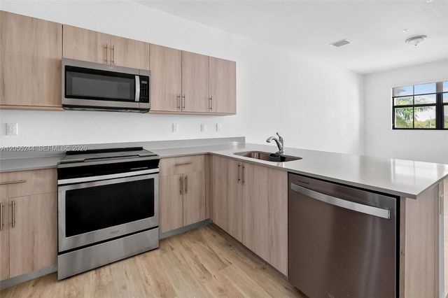 15650 SW 136th Street 212, Miami, FL 33196