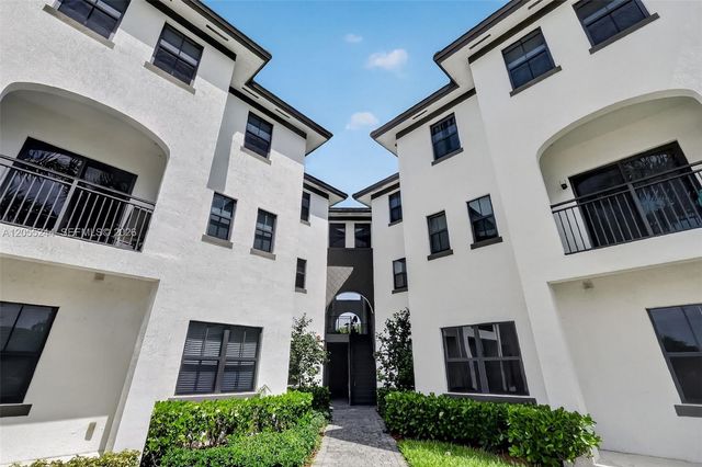 15650 SW 136th Street 212, Miami, FL 33196