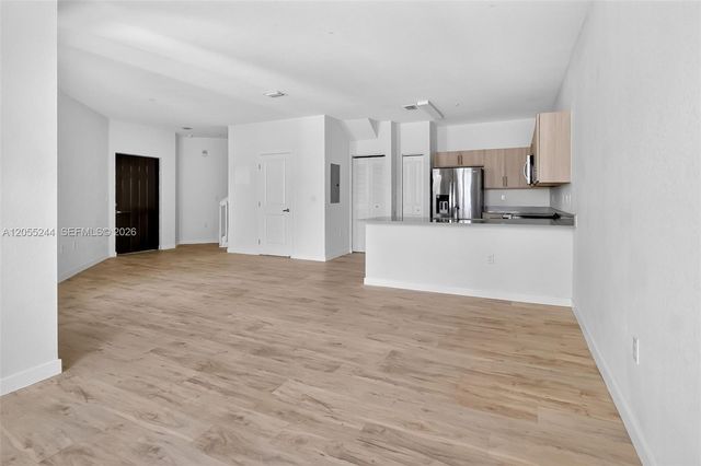 15650 SW 136th Street 212, Miami, FL 33196