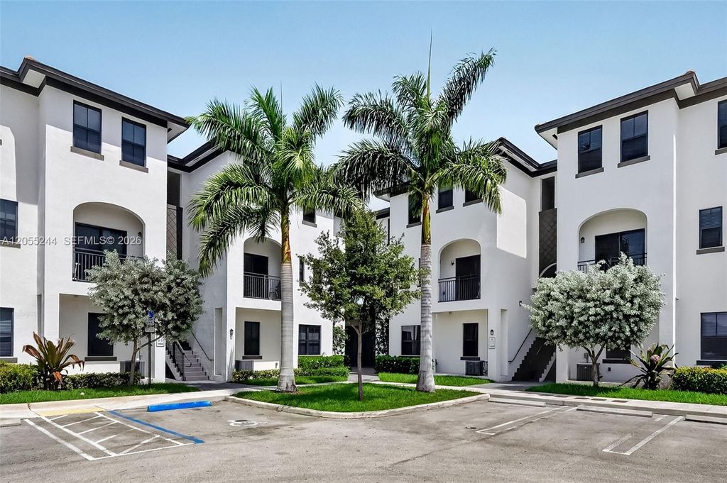 15650 SW 136th Street 212, Miami, FL 33196
