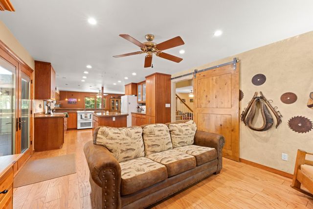 19280 Woodridge Dr, Pioneer, CA 95666
