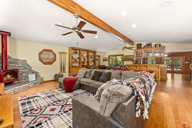 19280 Woodridge Dr, Pioneer, CA 95666
