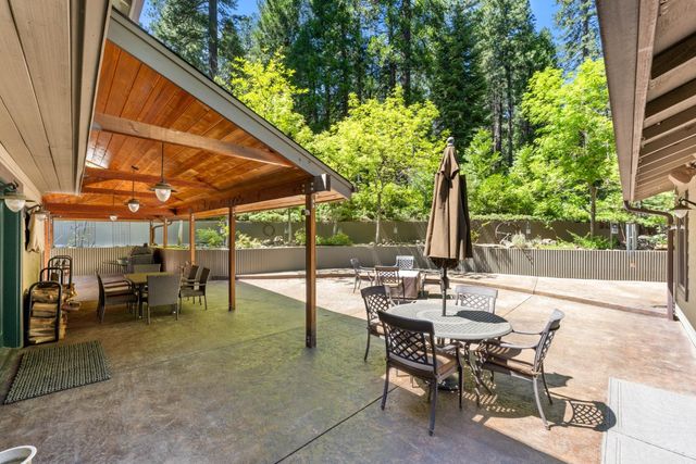 19280 Woodridge Dr, Pioneer, CA 95666