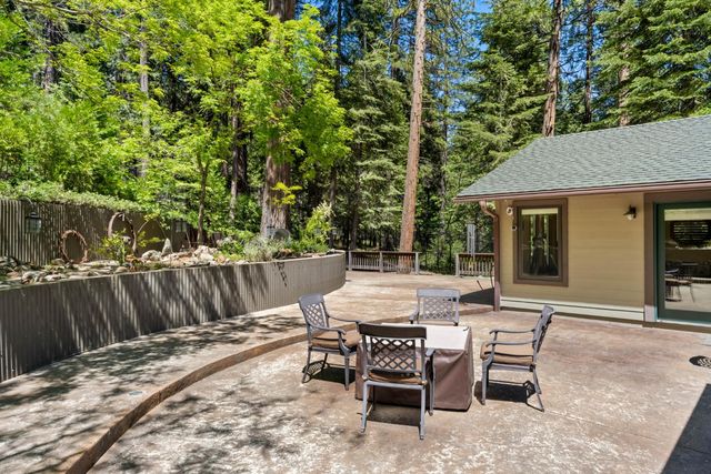 19280 Woodridge Dr, Pioneer, CA 95666