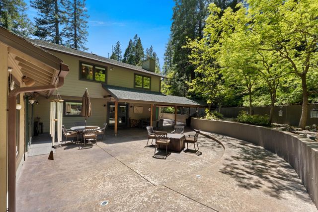 19280 Woodridge Dr, Pioneer, CA 95666
