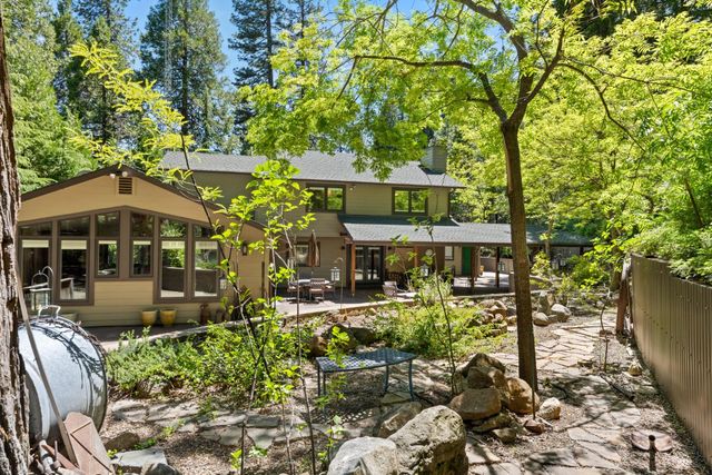 19280 Woodridge Dr, Pioneer, CA 95666