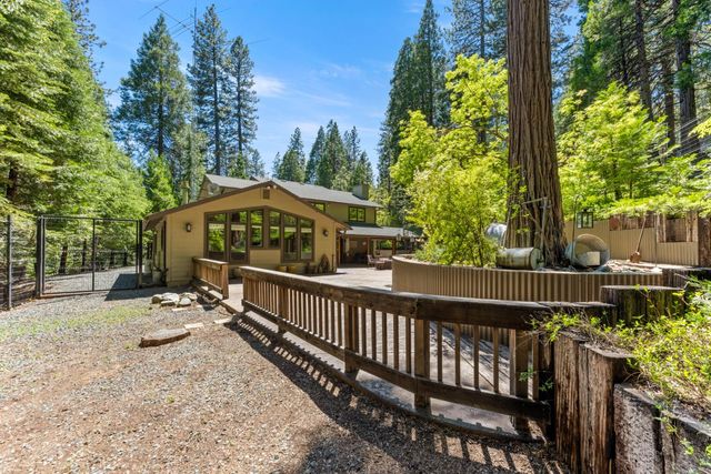 19280 Woodridge Dr, Pioneer, CA 95666