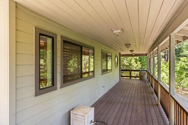 19280 Woodridge Dr, Pioneer, CA 95666