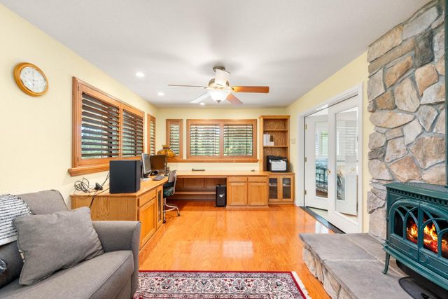 19280 Woodridge Dr, Pioneer, CA 95666