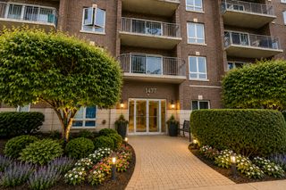 1477 E Thacker Street 205, Des Plaines, IL 60016