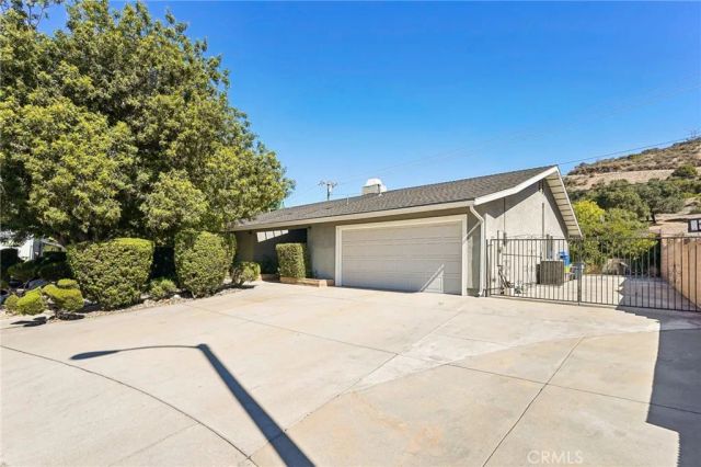 1030 S Danehurst Avenue, Glendora, CA 91740