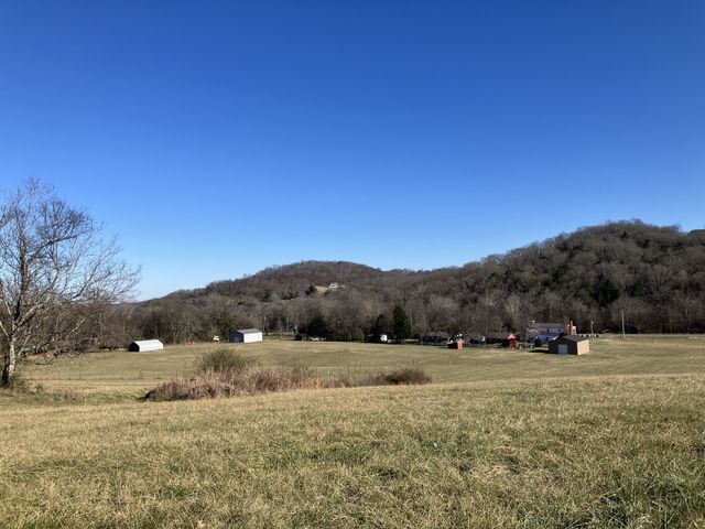 2 Pulaski Hwy, Culleoka, TN 38451