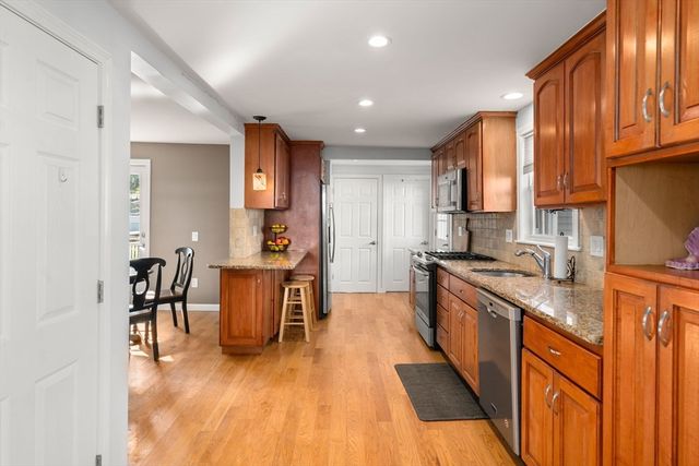 629 Sea St, Quincy, MA 02169